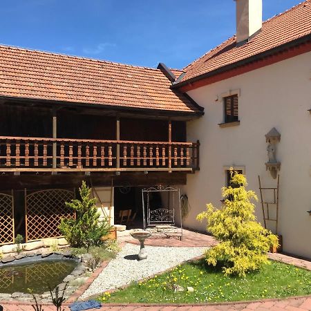 Zamecek Zdiky - Moderni Maly Apartman Bujanov Kültér fotó