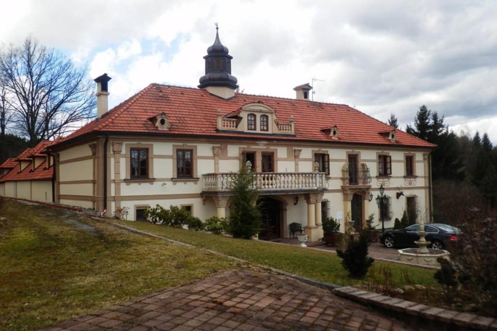 Zamecek Zdiky - Moderni Maly Apartman Bujanov Kültér fotó