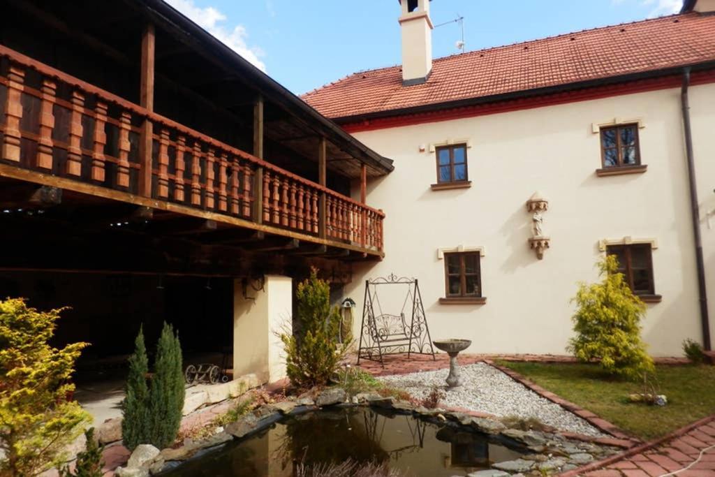 Zamecek Zdiky - Moderni Maly Apartman Bujanov Kültér fotó