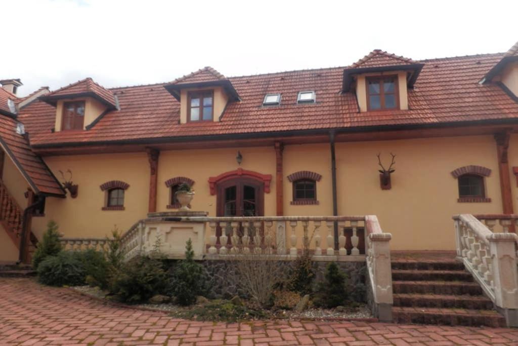 Zamecek Zdiky - Moderni Maly Apartman Bujanov Kültér fotó
